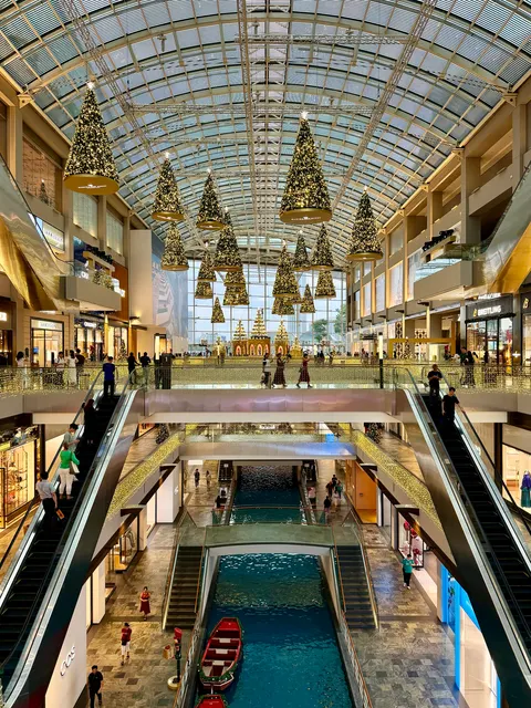 A grand shopping arcade, Singapore