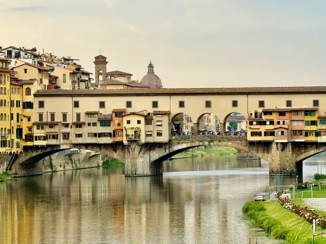 Ponte Vecchio over the Arno, Italy